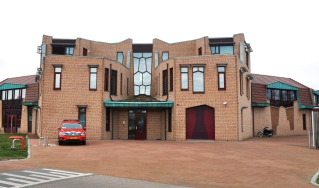 Het gemeentehuis in Den Burg.