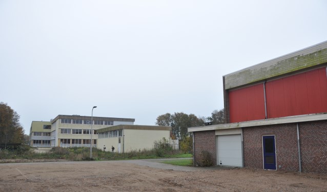 Bedoeling is dat het nieuwe Onderwijscentrum in het verlengde van de OSG wordt gerealiseerd als Ons Genoegen is gesloopt.