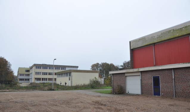 Bedoeling is dat het nieuwe Onderwijscentrum in het verlengde van de OSG wordt gerealiseerd als Ons Genoegen is gesloopt.