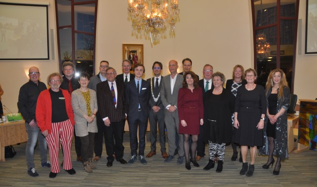 De nieuwe Texelse gemeenteraad die gisteravond werd geïnstalleerd.