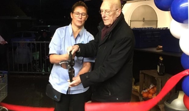 Bob Bakker en Muriëlle van Grieken heropenen de Aldi.