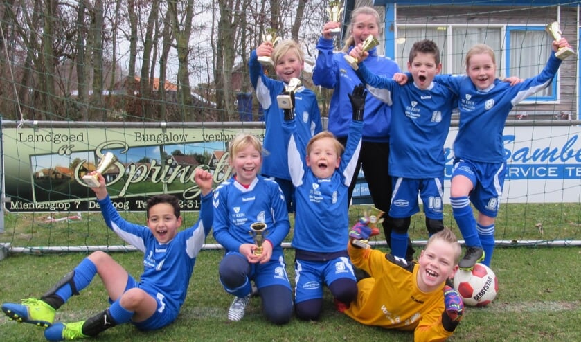 Feest bij team JO9 van SV De Koog.