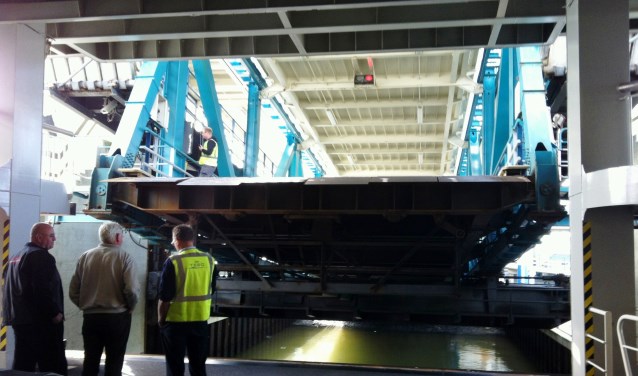 De brug in de veerhaven van Den Helder waar op Goede Vrijdag problemen mee waren.