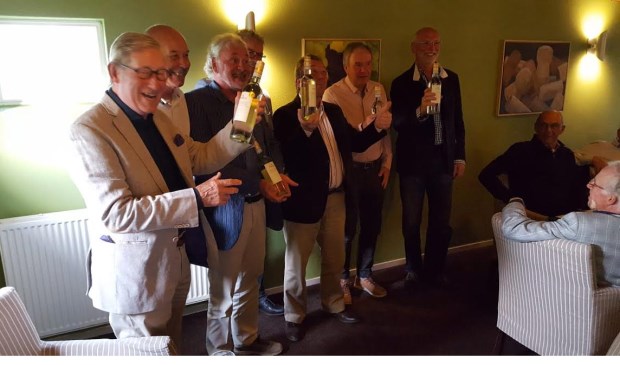 Senioren 2 viert de promotie