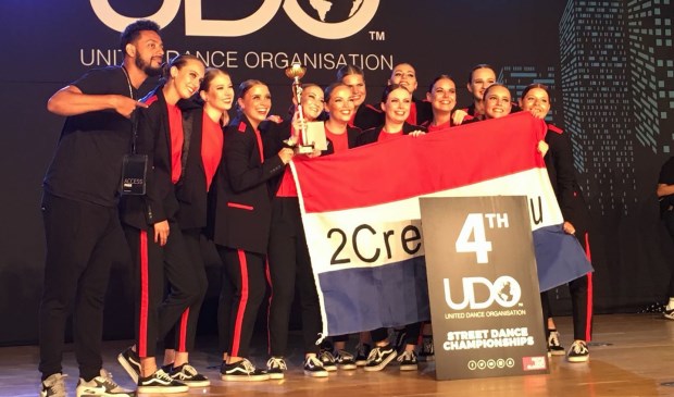 Het winnende team 2Crew4You met van Links naar rechts:
Medewerker Udo,Shamira Schrader, Julia Schot(Texel), Lisette Kok,Rianne v. Dee, Sharon Meassen,
Kirsten Vredeveld, Lindsey de Graaf, Jonna v.d. Wijngaard (Texel), Rianne Kok, Asha Zijm(Texel),
Robin v. Houten en Tessa Janssen.
