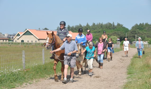 Het wekelijkse paardrijden op woensdagmiddag.