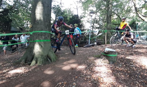 Lola Bakker in het Belgische Kluisbos.
