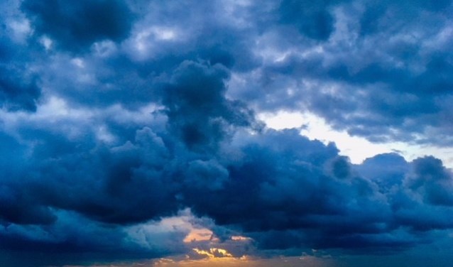 Donkere wolken in de begroting...