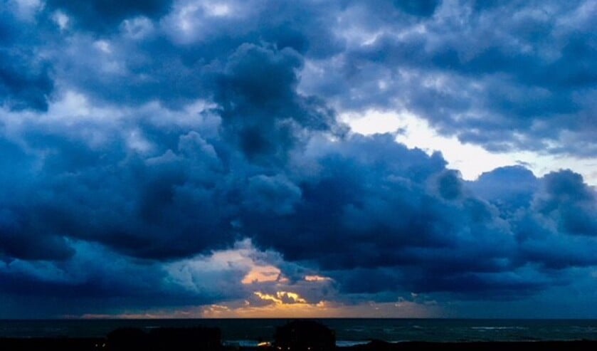 Donkere wolken in de begroting...
