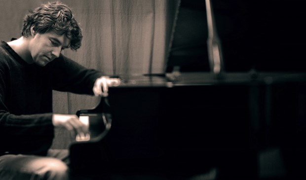 Michiel Borstlap zorgt 4 februari voor de muzikale begeleiding van de Mesmerizing Monday bij Bij Jef