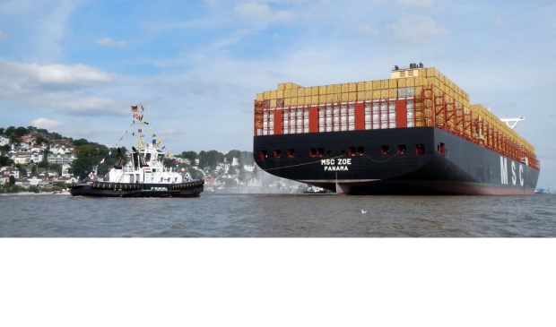 De Zoë die ten noorden van Borkum circa dertig containers verloor.