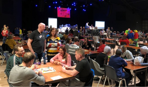 Deelnemers aan het Keeztoernooi in de Evenementenhal op De Krim.