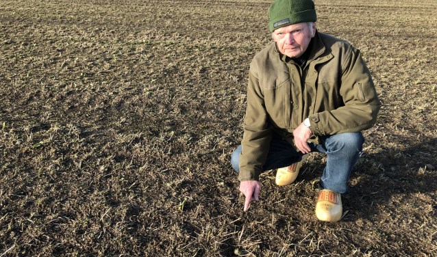 Cees Dijker bij het eerste kievitsei van 2019 op Texel.