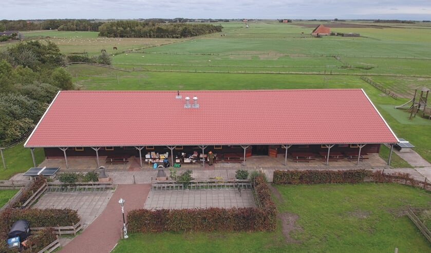 Protec Solutions heeft voor Groepsaccommodatie De Stolp in De Hoorn, Texel het asbestdak gesaneerd.