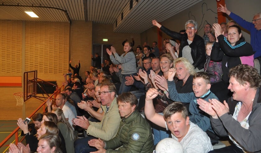De tribune van Ons Genoegen.