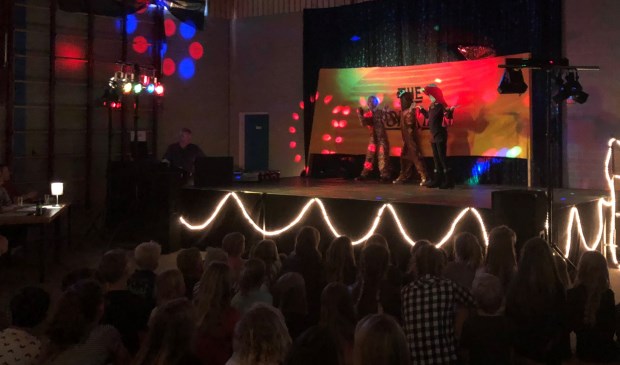 Daisy, Yentel en Shelsy met een nummer uit The Lion King.