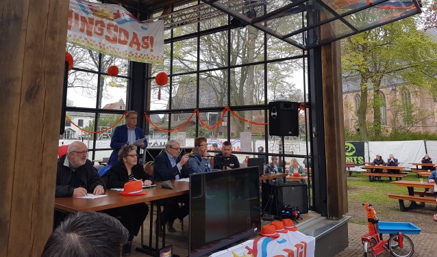 De Lionsveiling in het Glazen Paleis.