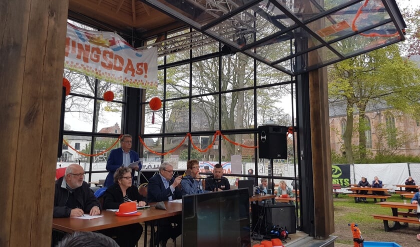 De Lionsveiling in het Glazen Paleis.