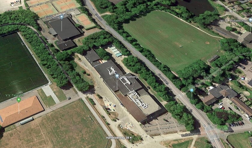 De Emmalaan ter hoogte van de OSG in Den Burg.