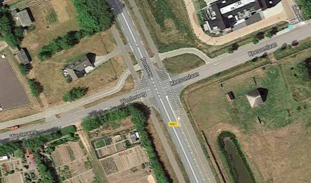 Het kruispunt van de Pontweg met de Westerweg en de Keesomlaan.