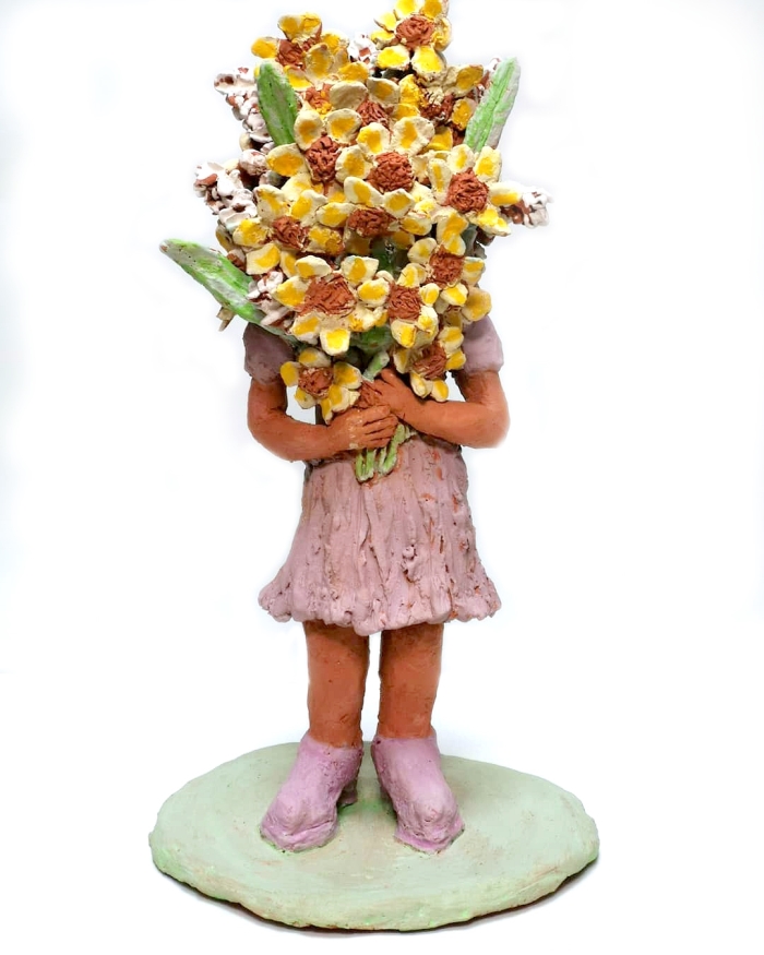 Jeannet Klement: boeketje bloemen (keramiek) in Galerie Posthuys