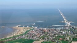 Stremming Afsluitdijk nieuwe tegenslag voor Texelverkeer