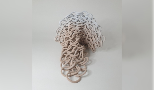 <p>Cecil Kemperink: keramische sculpturen in Galerie Posthuys</p>