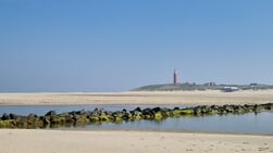 Staalslakken in strekdam nabij vuurtoren
