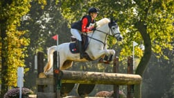 Derde plaats Fien Schraag op NK eventing