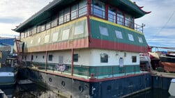“Bekijk optie Chinese boot in haven Oudeschild”