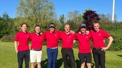 Golfers zakken door het ijs
