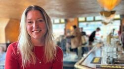 Marijn redt vrouw uit zinkende auto