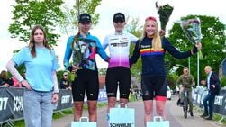 Derde plaats voor wielrenster Roxean de Kroon