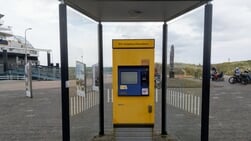 Hij doet het weer: NS-automaat veerhaven voorlopig gered