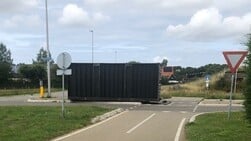 Trekker verliest container, weg afgesloten