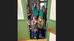 Oude peuterspeelzaal nu kinderhuiskamer