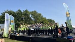 Spontaan optreden popkoor op Texel