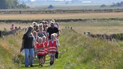 Wandelaars van start voor Avondvierdaagse