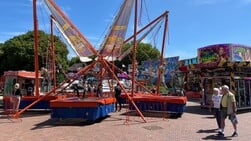 Kermis in centrum Den Burg van start gegaan