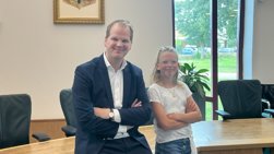 Berber is Texels eerste kinderburgemeester: “Chocolademelk drinken”
