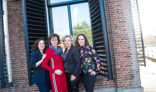 De vier Friese advocaten van Kooi: v.l.n.r.: Sjoertje Bergsma, Baukje Hiemstra, Baukje Kooi en Chantal Bosch.