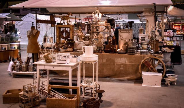 Tijdens de brocante markt kan men veel inspiratie opdoen.