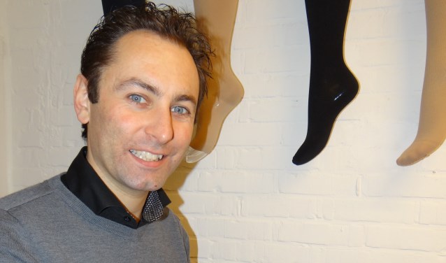 Klaas Helfrich is bandagist bij Helfrich Compressiezorg, met vestigingen in Surhuisterveen en Drachten.