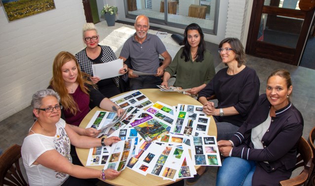De jury en werkgroepleden: v.l.n.r. Marianne Henstra, Wietske Elzinga, Mascha de Lange, Rob Blanken, Janna Blom, Judith Minks en Marijke van der Sluis.