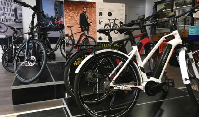 Egberts Tweewielers biedt een ruime keuze in E-bikes. 