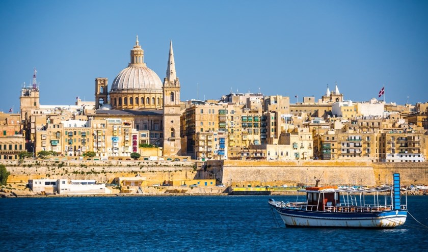Het uitzicht vanaf zee op de prachtige hoofdstad van Malta, Valletta.