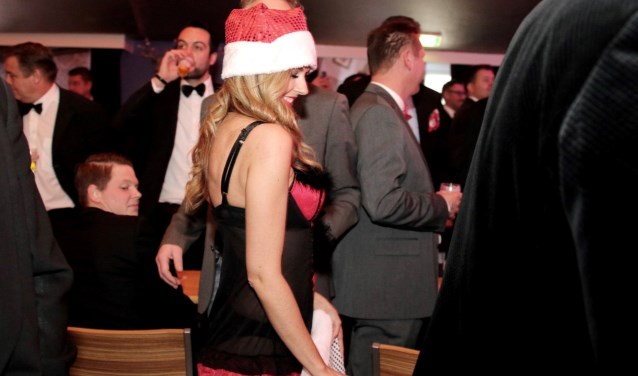 Naast zang, dans, humor uiteraard ook erotiek op de Herenzitting Huissen, alleen voor mannen. Zondag 17 december in De Buitenpoort. (foto: Benno Arends)