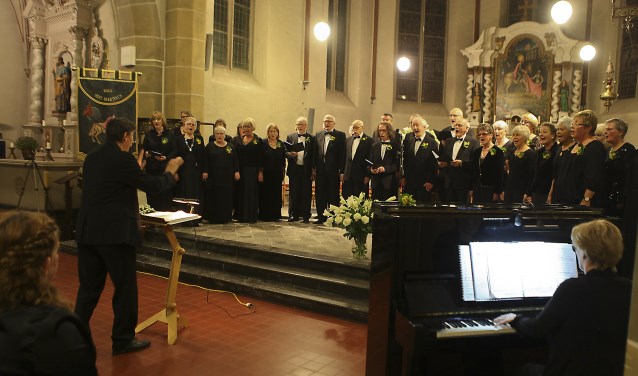 OGO tijdens een concert in Oud-Zevenaar. (foto: Frans Ypma)