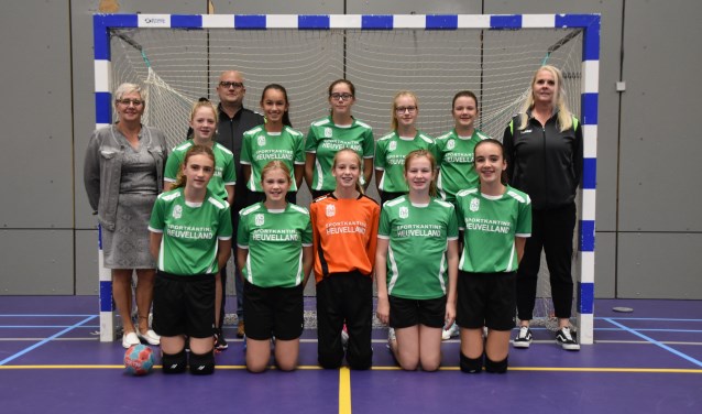 Sponsorfoto D1-jeugd team Groesbeeks Glorie. (foto: Manon van Sas)