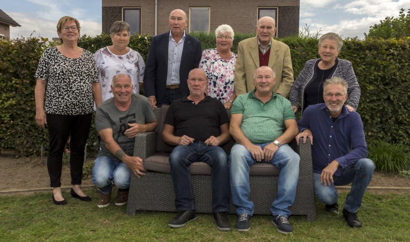 Familie foto nu: Tien kinderen